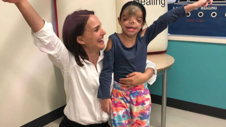 Actress Natalie Portman with CHLA patient Teresa Alaniz, after reading to kids as part of CHLA’s Literally Healing Program