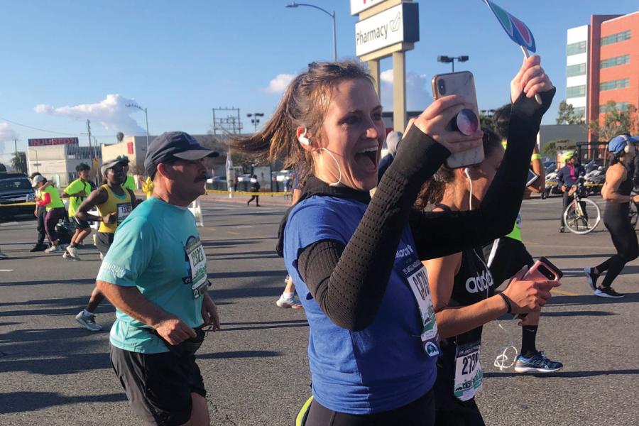 Team CHLA runner Annie Cornforth snaps a selfie as she nears the CHLA Sunset campus.