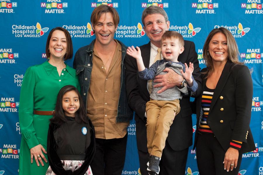 Left to right: Alexandra Carter, Senior Vice President and Chief Development Officer at CHLA, patient Kairi Ramirez, actor Chris Pine, CHLA President and CEO Paul S. Viviano, patient Elliott Fletcher and Dawn Wilcox, Vice President, Corporate Partnerships 