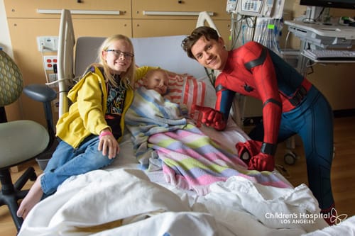 Tom Holland from Spider-Man: Homecoming Visits with Kids at Children's  Hospital Los Angeles